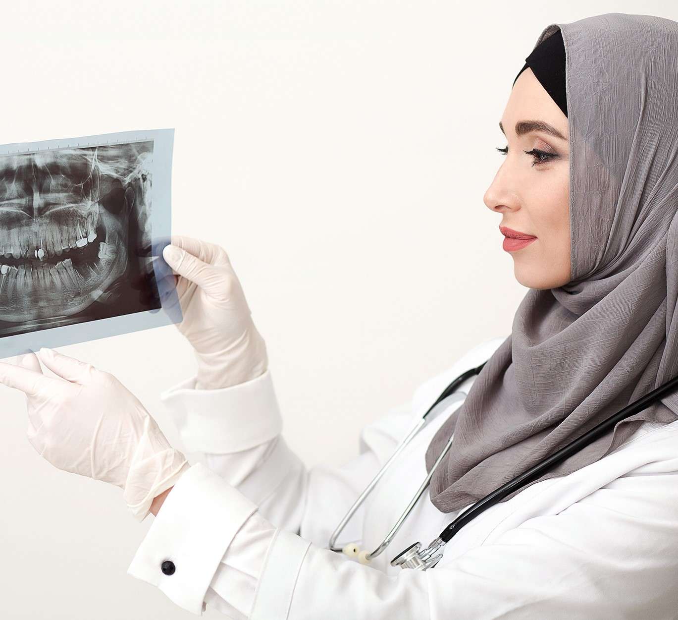 female-arabic-dentist-merrylands